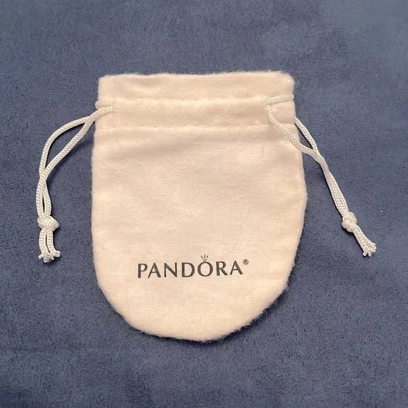 Authentic Pandora Box with Pouch (standard for bracelet or necklace) - Picture 3 of 7